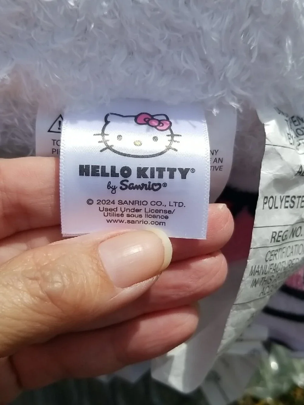 Hello Kitty🎀 Plush 2 Accent Pillows in White and PinkNwt